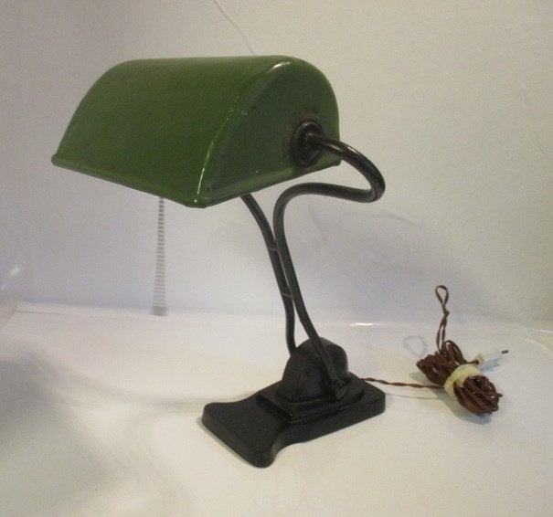 lampe de bureau industrielle vintage abat-jour en émail vert, Antiquités & Art, Enlèvement ou Envoi