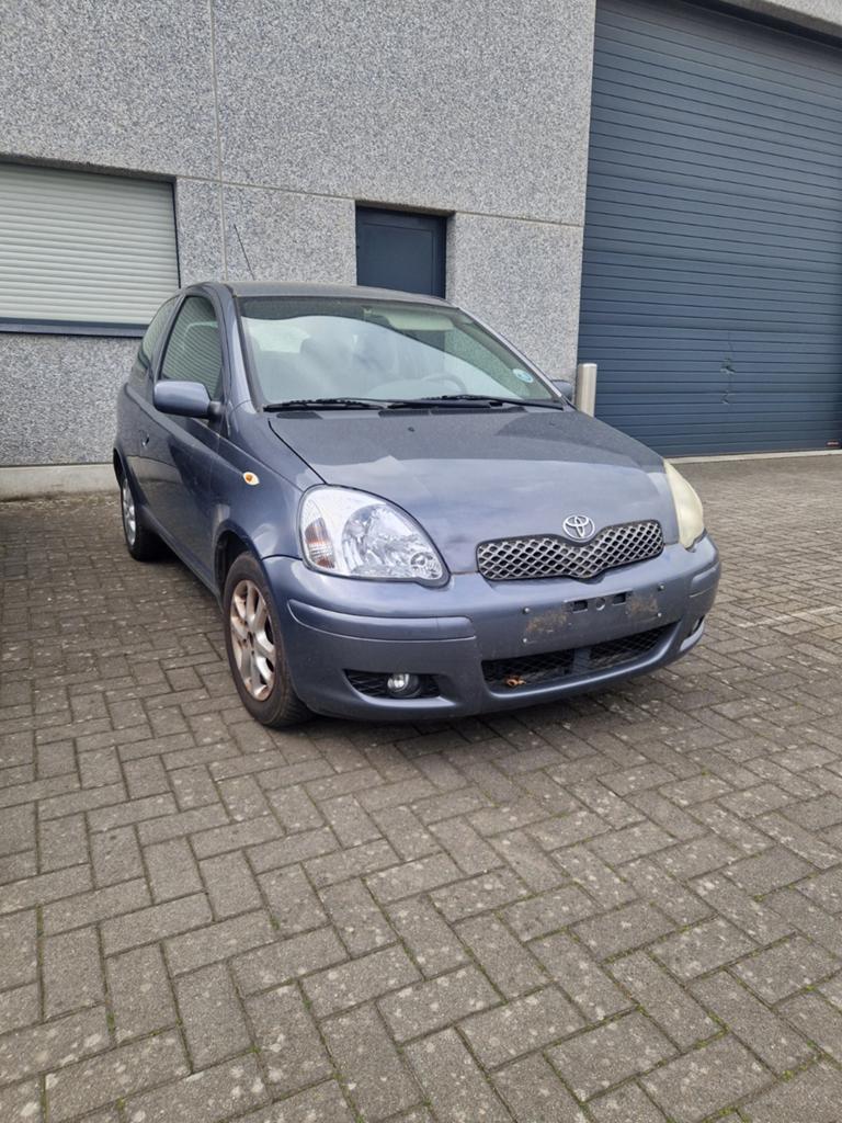 Toyota yaris 1.0 benzine 2005 euro4 goed lezen, Auto's, Elektrische ramen, Stof, Handgeschakeld, Particulier