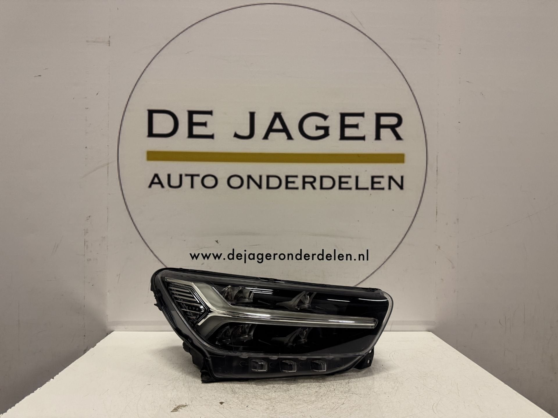 VOLVO XC40 XC 40 PACK LED COMPLET DROIT 32133574, Autos : Pièces & Accessoires, Gunnar Engellaus vag 8
405 31  Gothenburg, SE