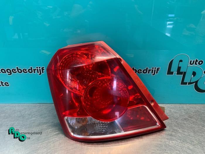 Achterlicht links van een Chevrolet Kalos (Kalos 02-), Auto-onderdelen, Gebruikt, -, Ophalen of Verzenden, -