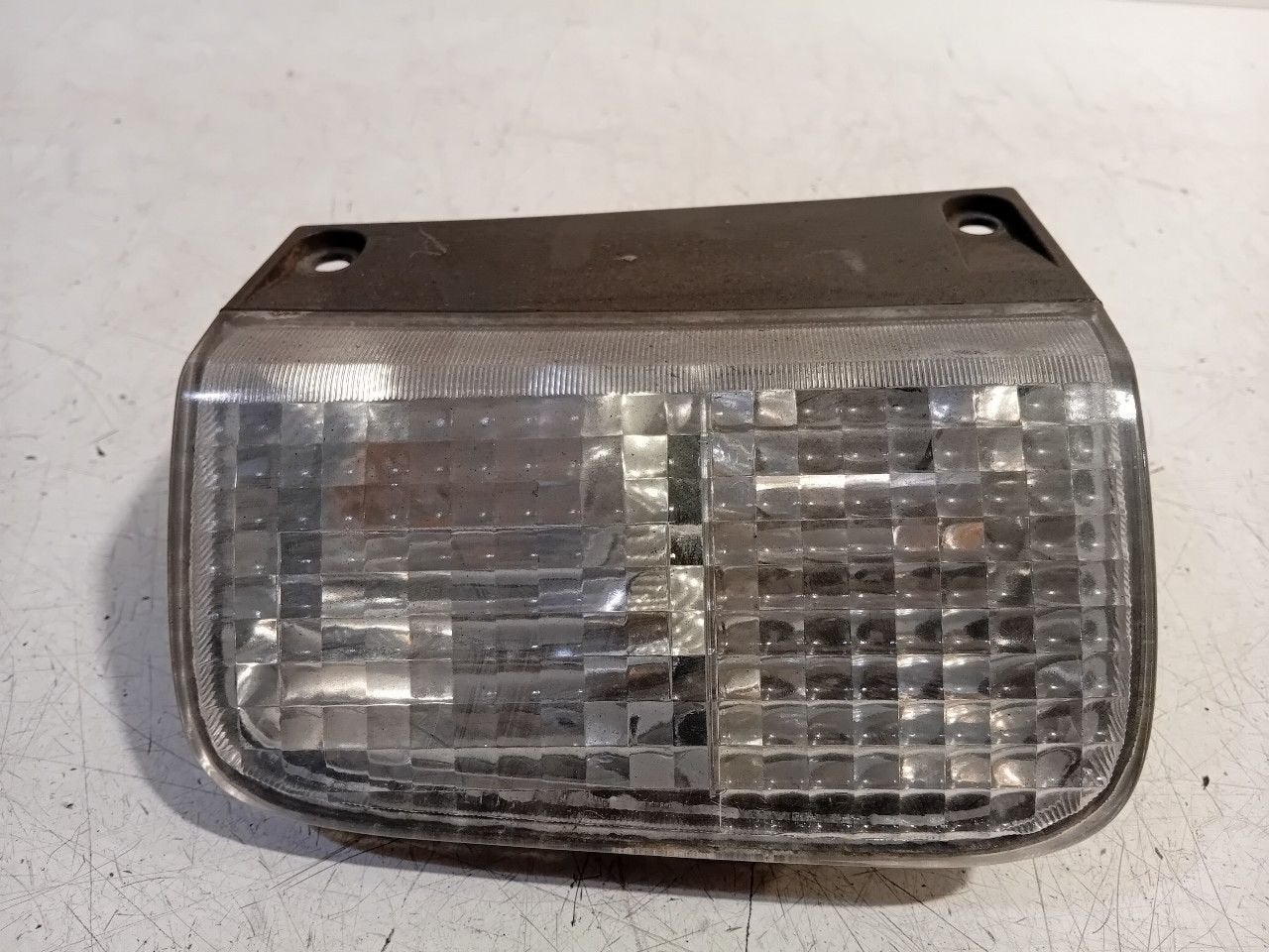 Achterlicht rechts onder Renault Trafic, Onderdelen@venauto.nl, Van der Ven Autorecycling B.V., Ettenseweg 76, 4706 PB Roosendaal, The Netherlands