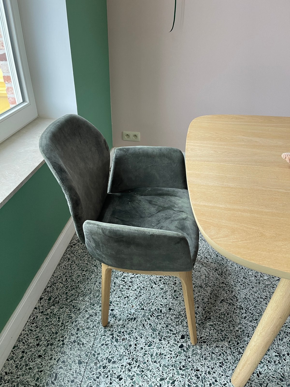 Gratis - Juntoo eetkamerstoel beschadigd, Enlèvement, Utilisé