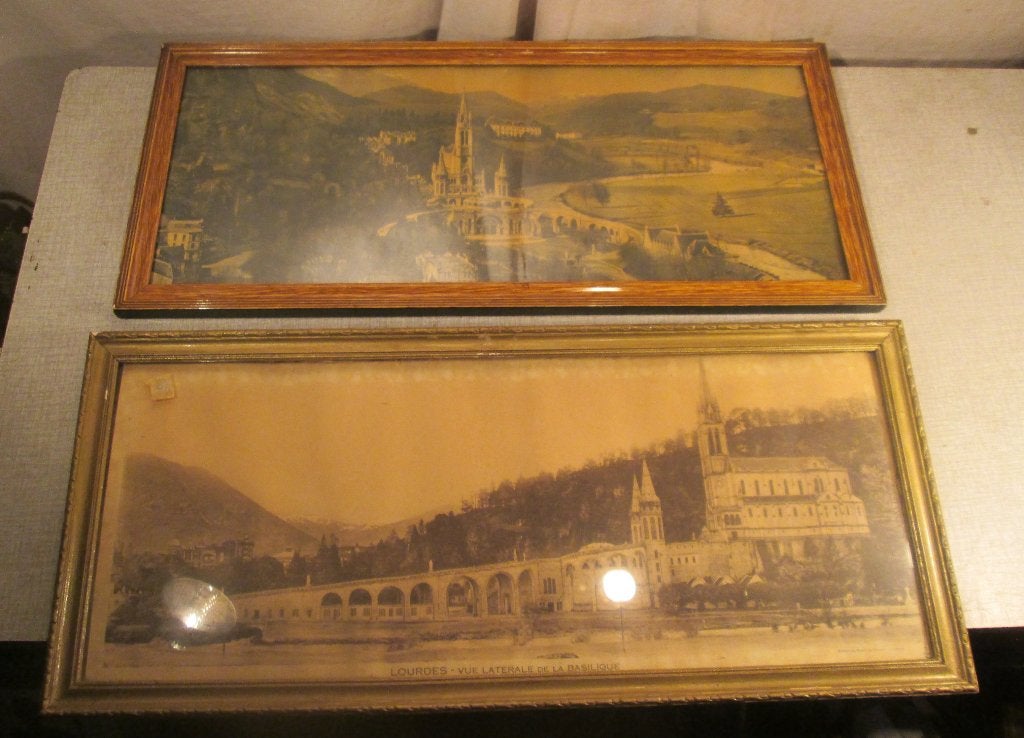 2 cadres photo anciens en bois « Lourdes » - 60x27, Enlèvement ou Envoi, Avec cordon de suspension, Comme neuf, Cadre photo standard