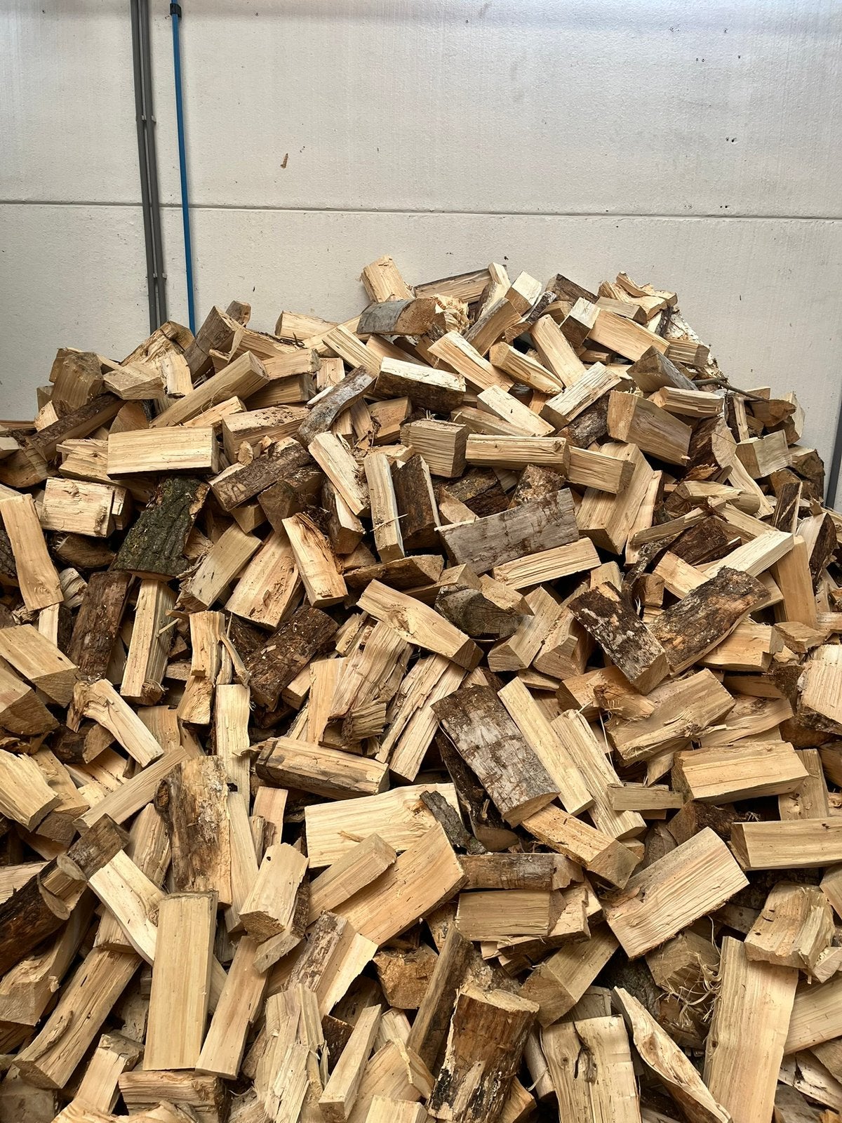 Bois de chauffage en peuplier — 70€ par m³, Jardin & Terrasse, Moins de 3 m³, Enlèvement ou Envoi, Autres essences de bois, Bûches