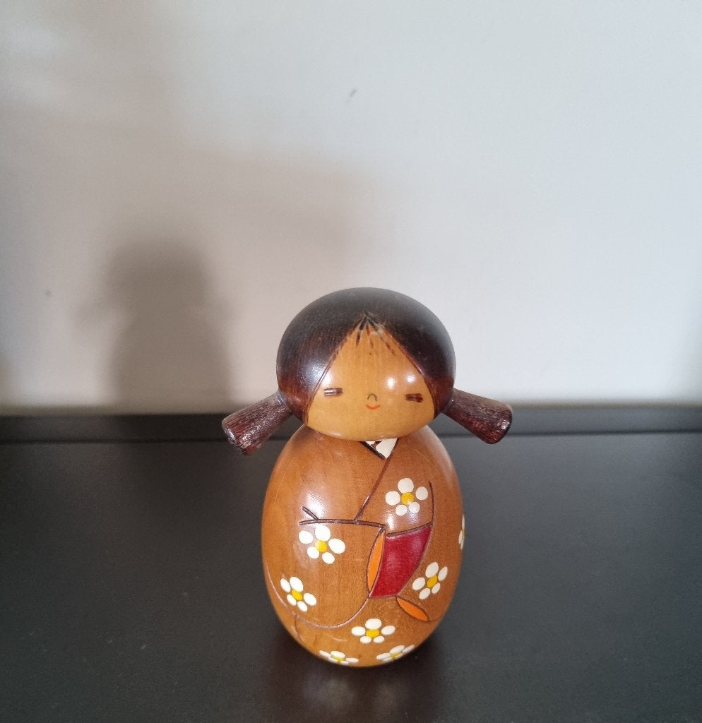 Magnifique Haru yo koi Kokeshi par Usaburo, Antiquités & Art, Art | Art non-occidental, Fait main, Japon, Bois, Poupée