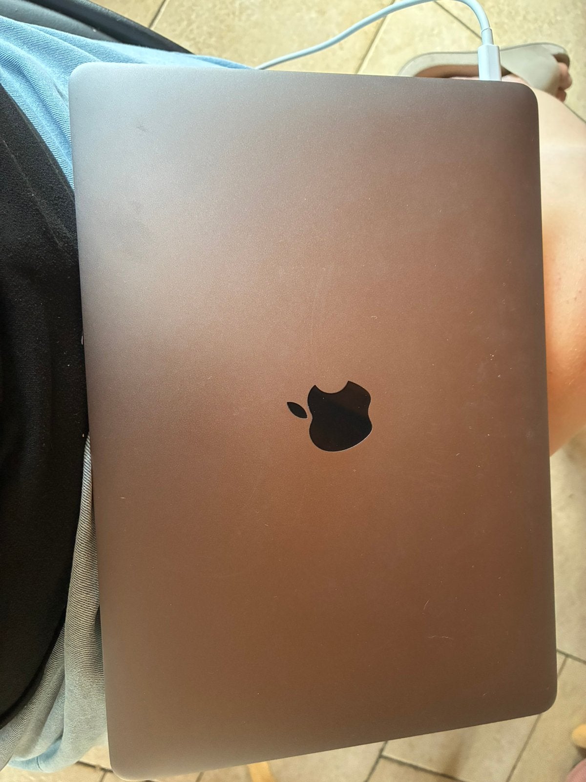 Macbook air 2022 voor onderdelen, Computers en Software, Ophalen of Verzenden, Zo goed als nieuw, MacBook