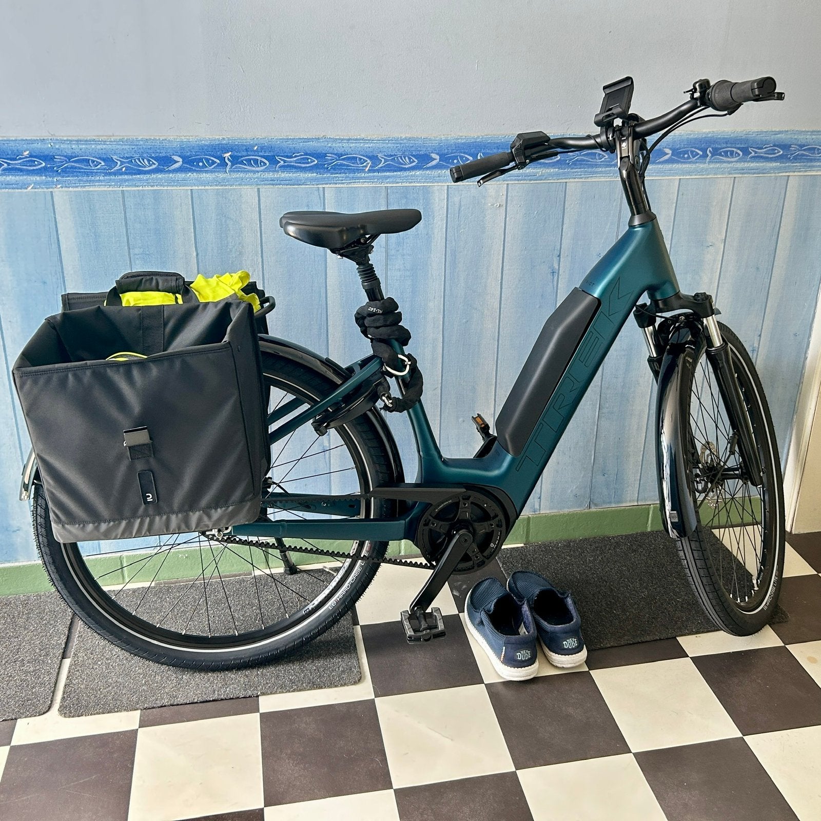 Trek-District3-LowStep-Belt-725Watt-DarkAquaticBlue, Enlèvement, Comme neuf