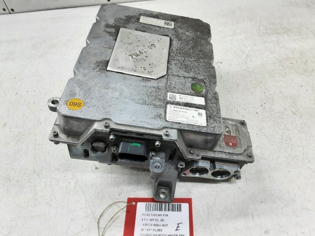 CHARGEUR DE BATTERIE (9J1907123F), Porsche Deutschland GmbH, Utilisé, Info@porsche.de, Porscheplatz 1
70435  Stuttgart, DE