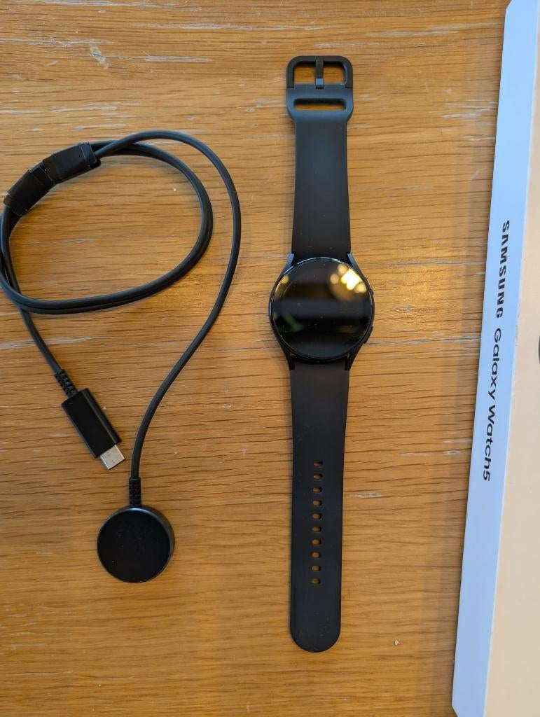 Samsung Galaxy Watch 5 - 4G / LTE - 40mm(paar keer gebruikt), Étanche, Enlèvement ou Envoi, Comme neuf, Samsung