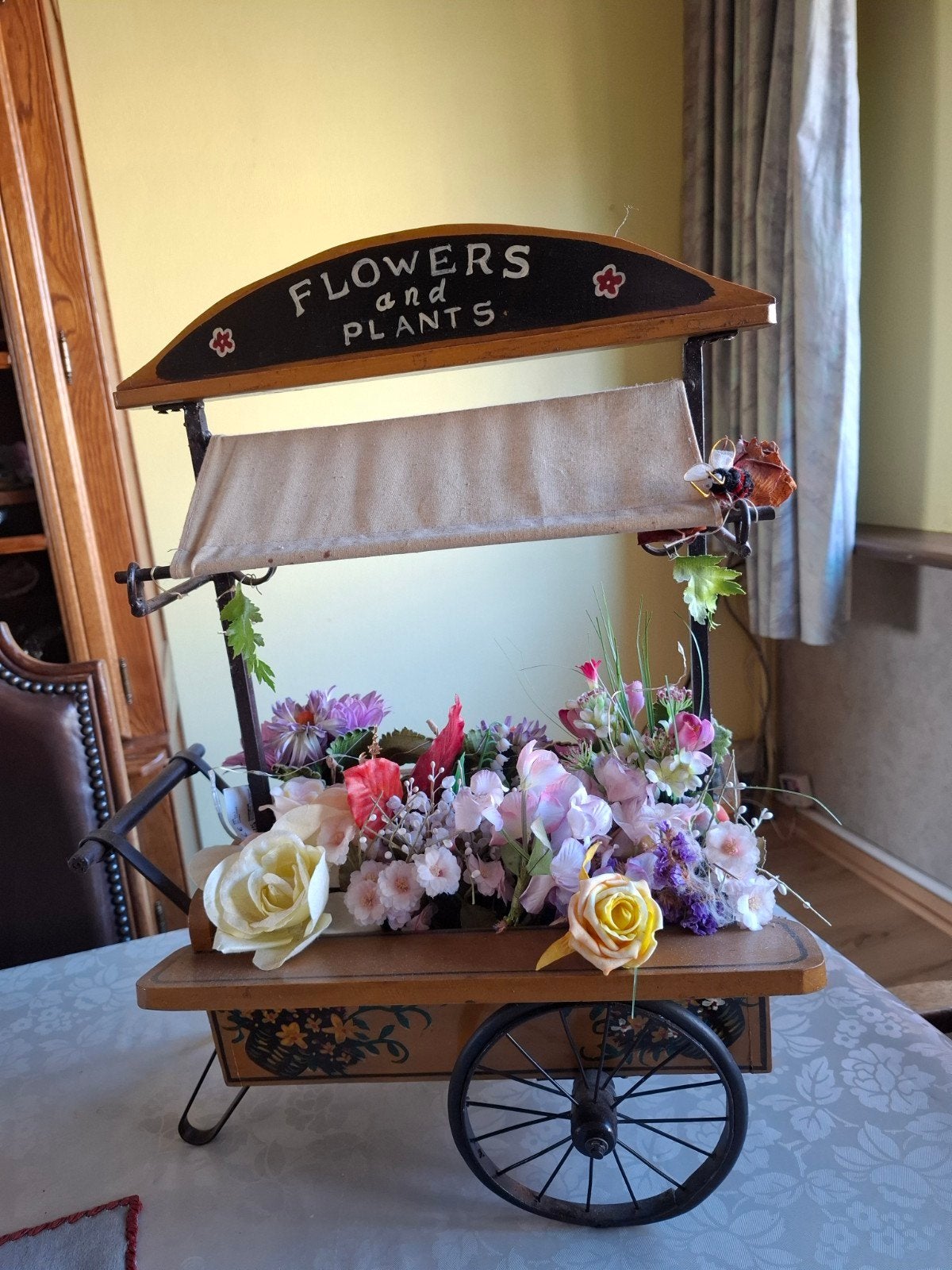 decoratieve bloemenkar, Ophalen