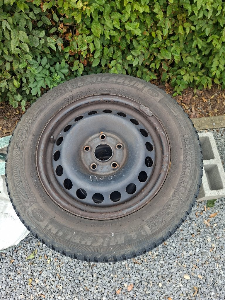 Jantes tôle 15 pouces (VW/AUDI/SKODA) + pneus hiver, 15 pouces, Pneus hiver, Véhicule de tourisme, Pneu(s)