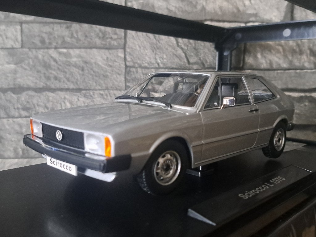 !!PROMOTIONS!! VW VOLKSWAGEN SCIROCCO L 1975 1/18ème, Hobby & Loisirs créatifs, Neuf, Autres marques, Voiture, Enlèvement ou Envoi
