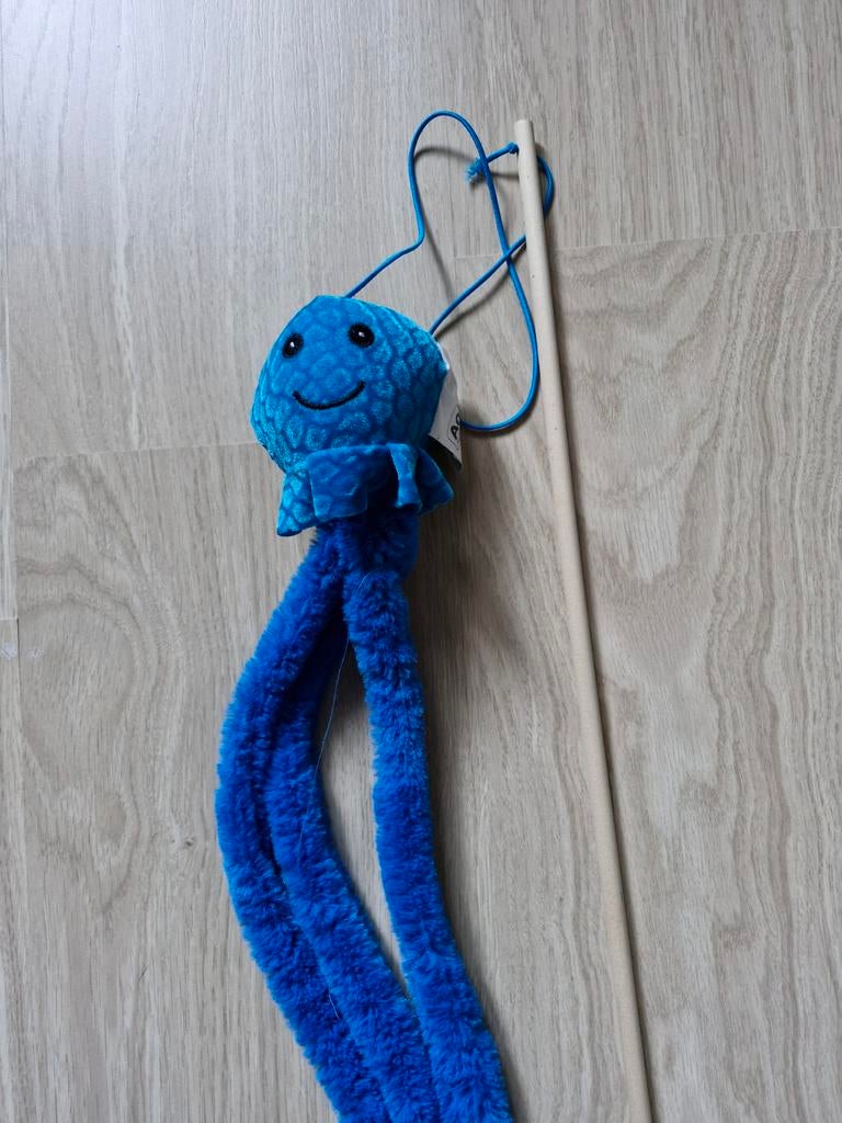 Kattenspeelgoed, Ophalen