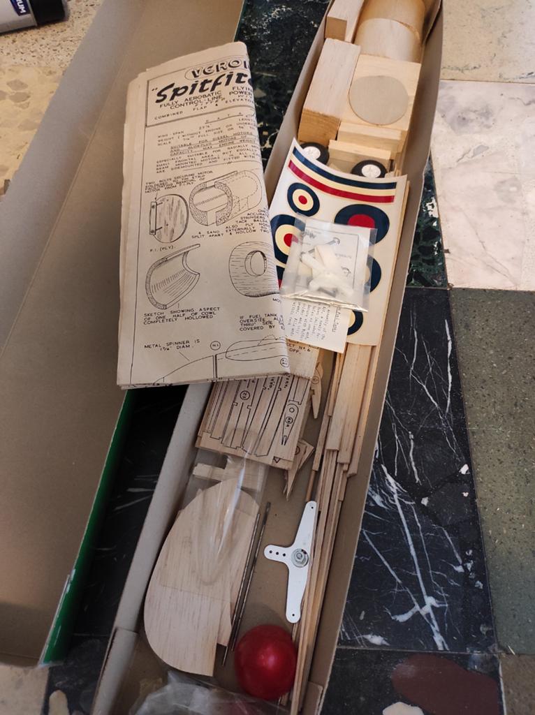 Veron Spitfire 22 rondvluchtmodel, Enlèvement ou Envoi, Utilisé