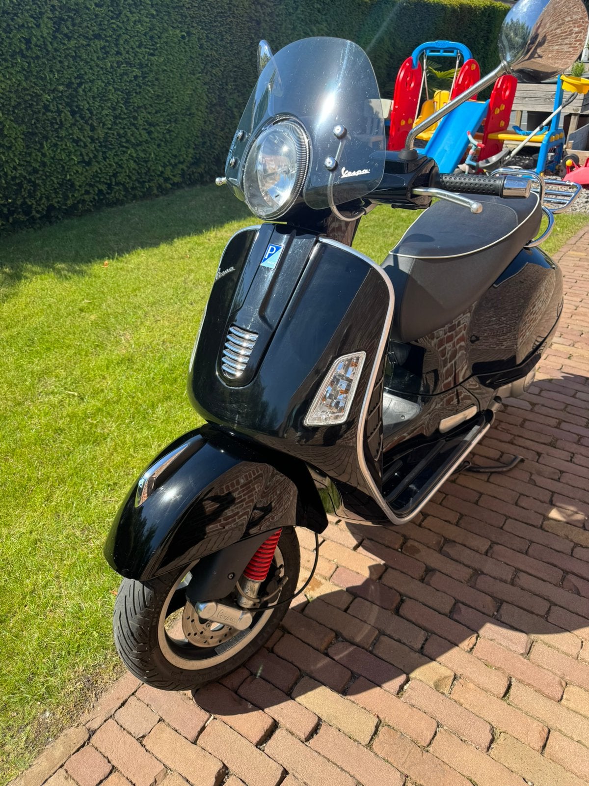 Vespa GTS300, Fietsen en Brommers, Scooters | Vespa, Ophalen, Zo goed als nieuw