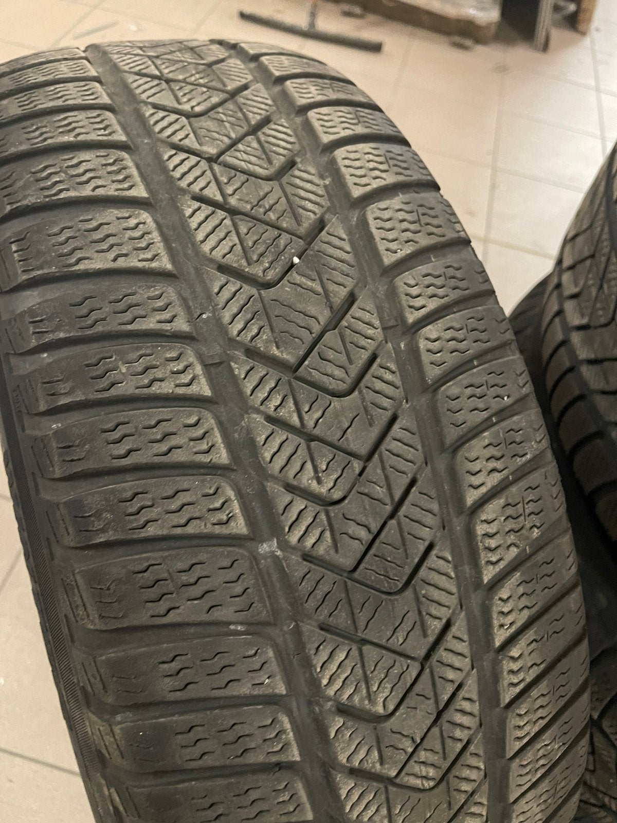 4 Pneus hivers pirelli sottozero 245/50/19, Autos : Pièces & Accessoires, Pneu(s), Utilisé, Pneus hiver, 245 mm