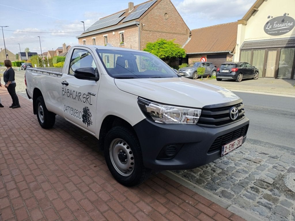 Toyota Hilux 2.4 D-4D – 150 ch – 4x4 – 16.500 km, Auto's, Stof, 4 cilinders, Wit, Vierwielaandrijving