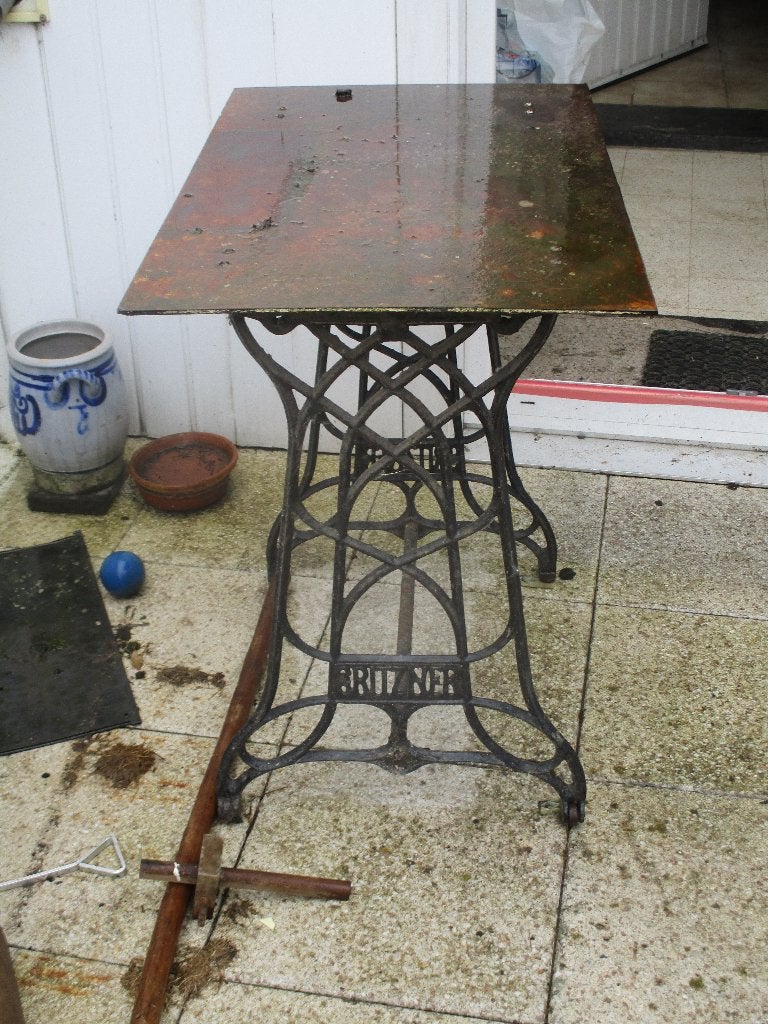 pied de table en fonte, Enlèvement