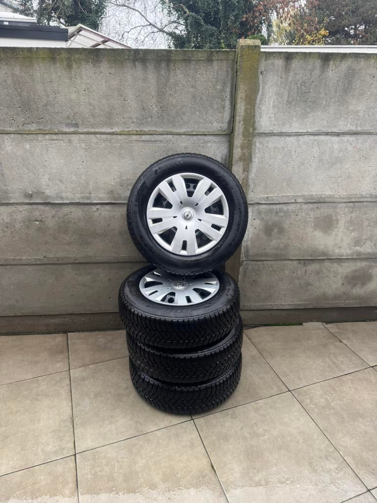 Winterbanden pirelli 195/70 R16, Auto-onderdelen, Banden en Velgen, Gebruikt, 16 inch, Banden en Velgen, Winterbanden