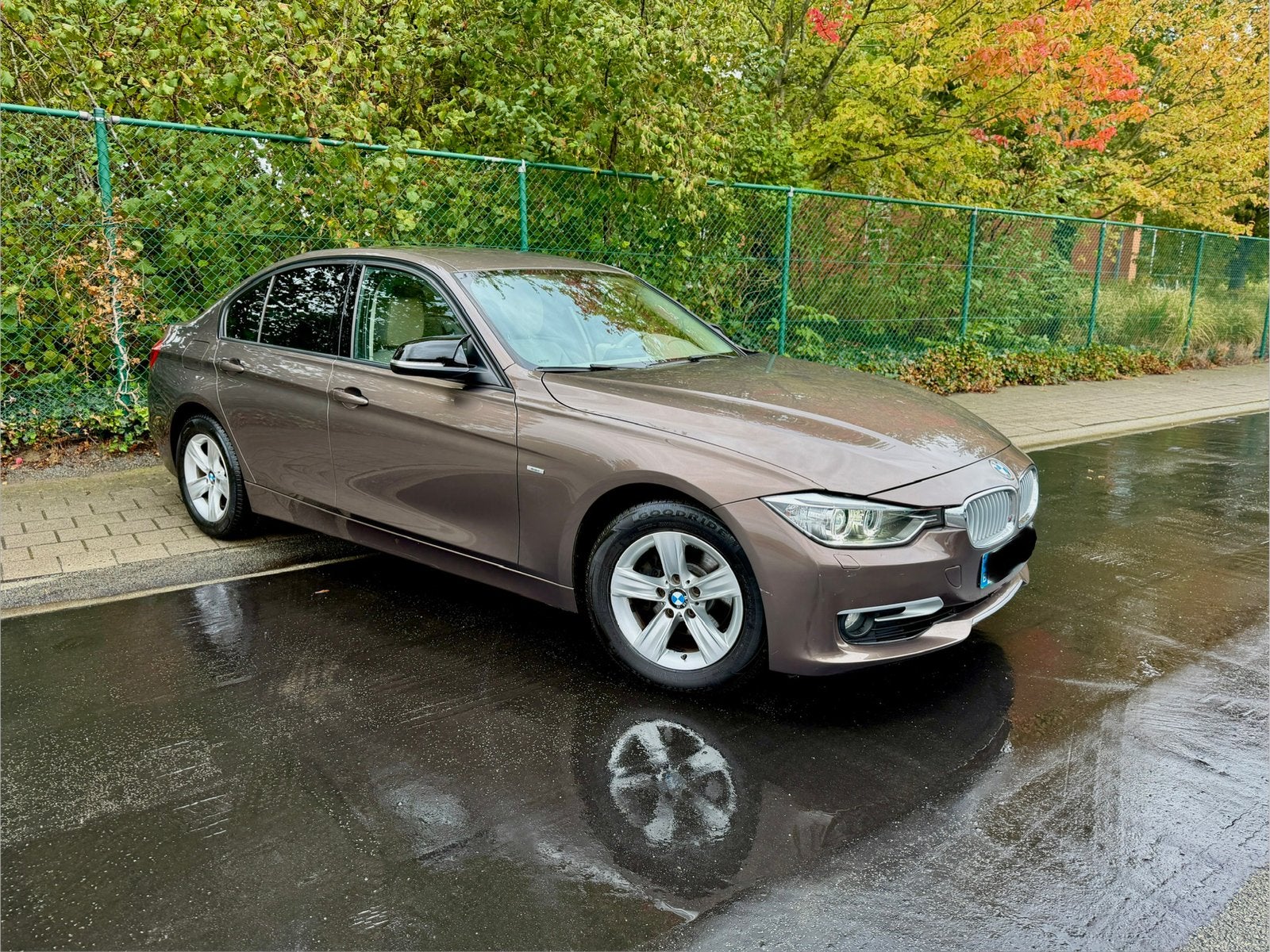 BMW 320i Automaat Benzine Gekeurd voor verkoop,2 jaar geldig, Auto's, Automaat, Achterwielaandrijving, 4 cilinders, Bruin