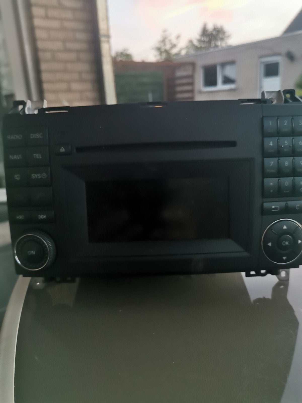 Auto radio van mercedes B180  2011, Auto diversen, Autoradio's, Ophalen