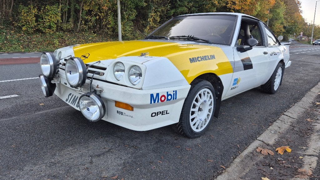 Opel Manta B 2.4 Boite 400, Auto's, 2500 cc, 4 zetels, Zwart, Wit