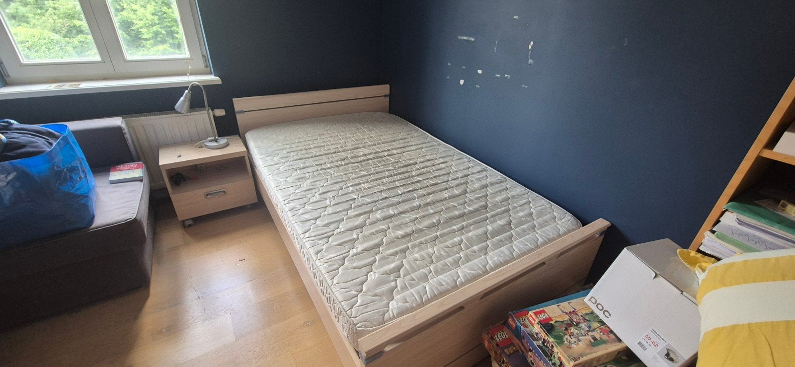 Lit 1 personne 200x120cm + table de chevet, Huis en Inrichting, Slaapkamer | Bedden, Ophalen, Eenpersoons, Beige, Zo goed als nieuw