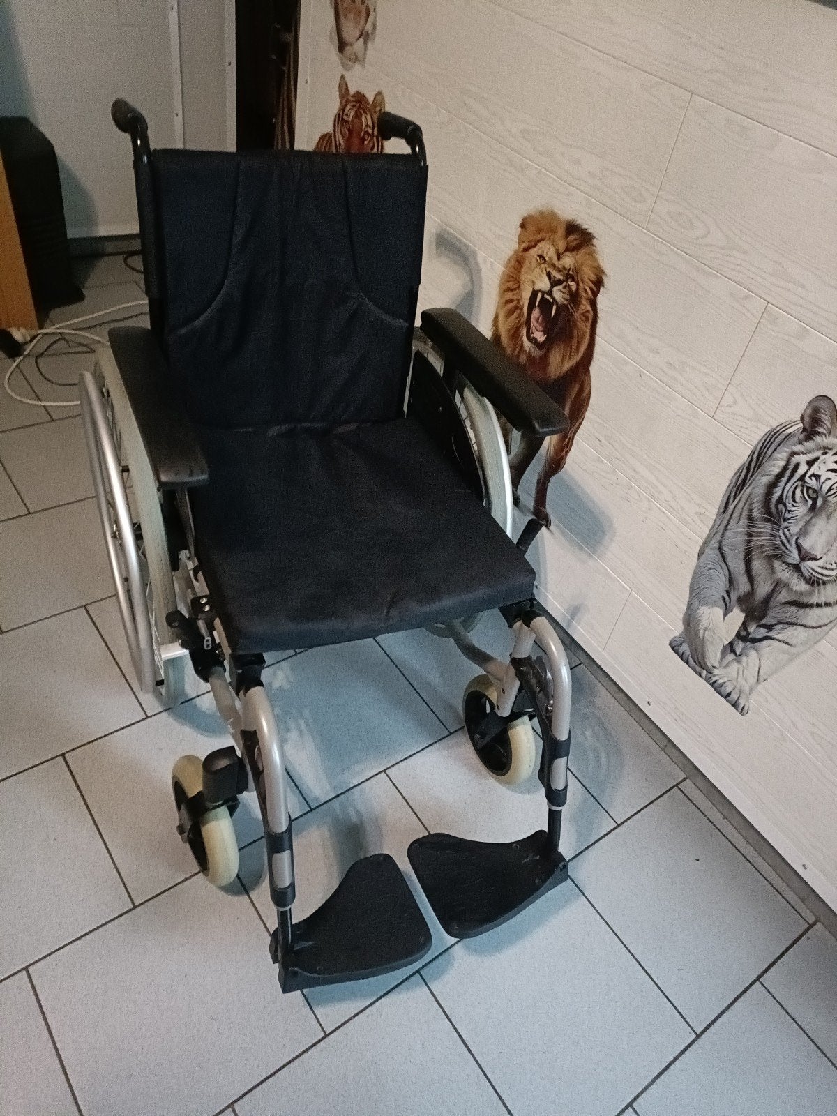 Chaise roulante pliable et démontable INVACARE ACTION3 43cm, Enlèvement