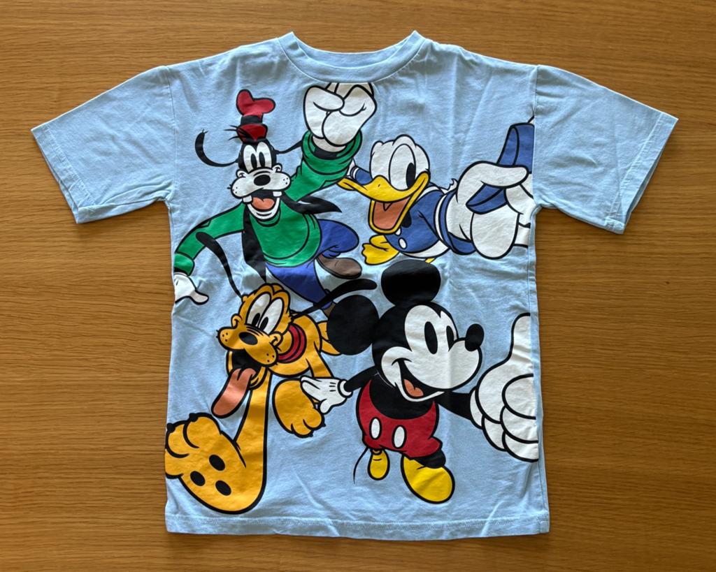 T-shirt bleu ciel Mickey & Co, H&M - 10 ans - 4€, Enfants & Bébés, Vêtements enfant | Taille 140, Enlèvement ou Envoi, Comme neuf