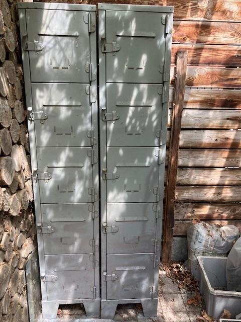 2 lockers met elk 5 compartimenten, Enlèvement, Utilisé, Ijzer
