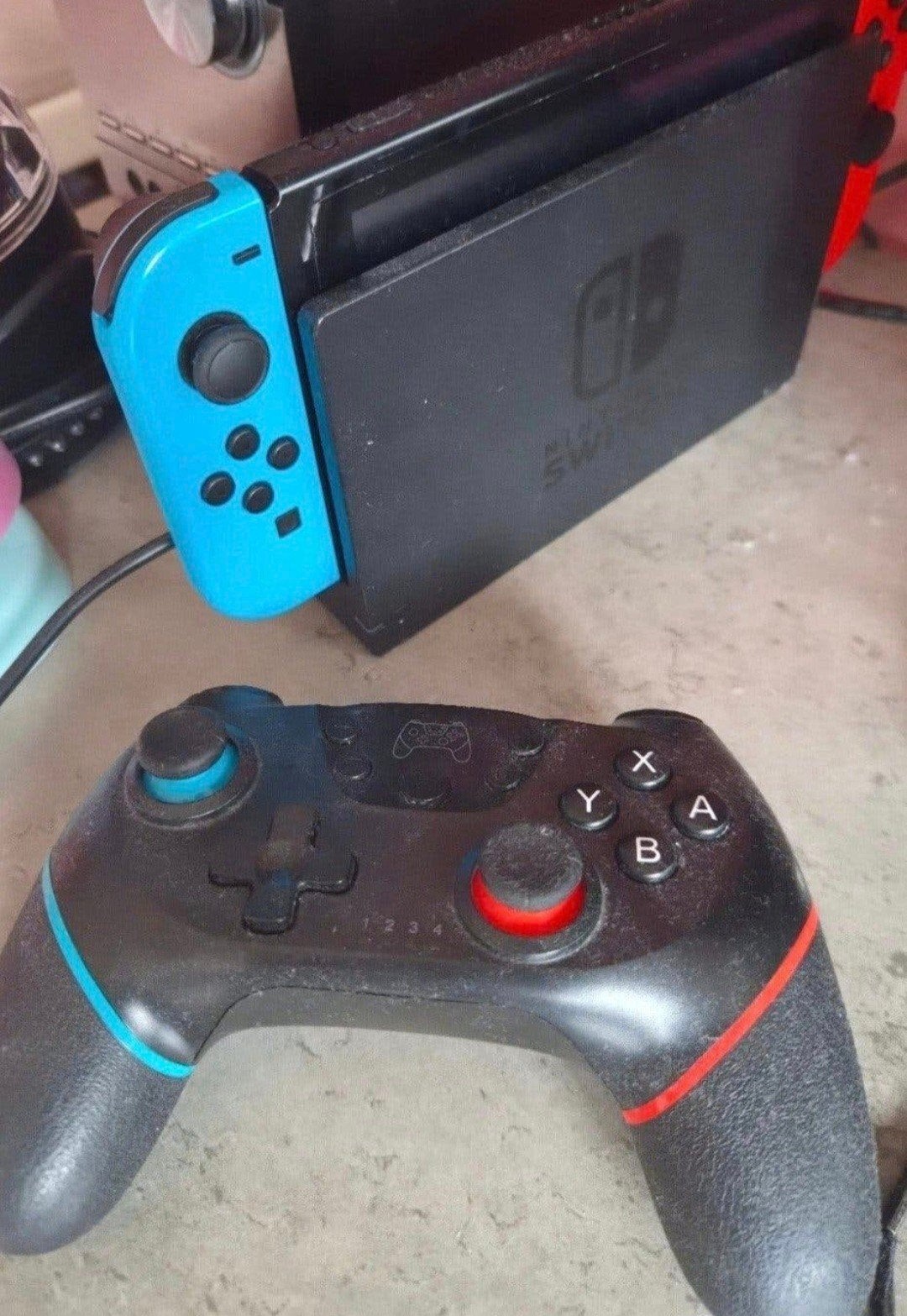 Nintendo Switch 1 avec manette supplémentaire et Mariokart D, Enlèvement ou Envoi, Comme neuf