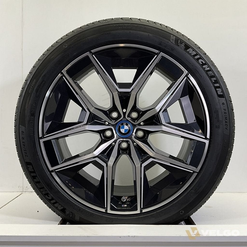 BMW 5 SERIE G60 I5 G60 SET VELGEN + ZOMERBANDEN 19 INCH ORIG, 19 inch, -, -, Banden en Velgen