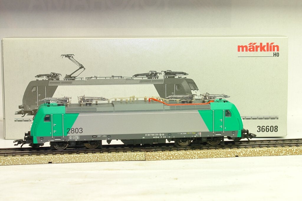MARKLIN 36608 TRAXX 2803 SNCB NMBS VOLLEDIG METAAL DIGITAAL, Wisselstroom, Gebruikt, Locomotief, Ophalen of Verzenden