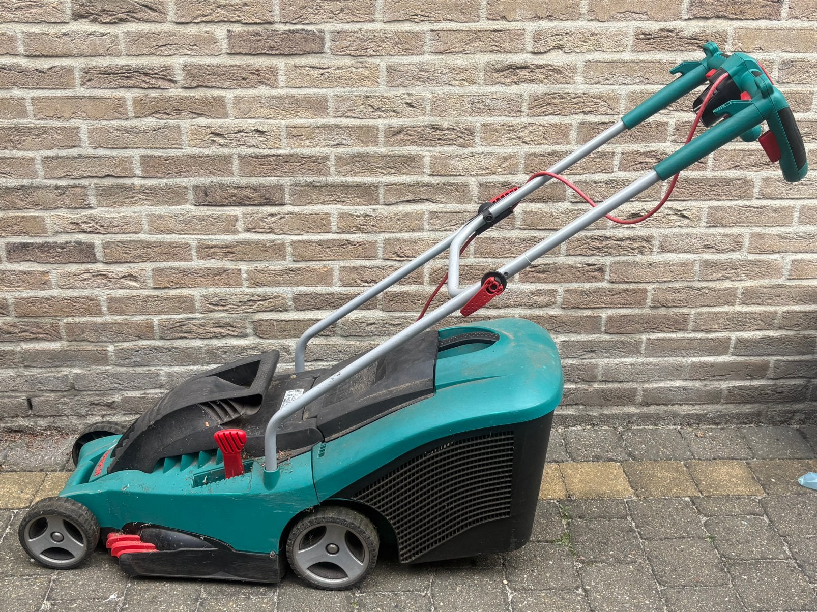Bosch Rotak 34 Grasmaaier – 1300W – Goed Werkend, Ophalen, Zo goed als nieuw