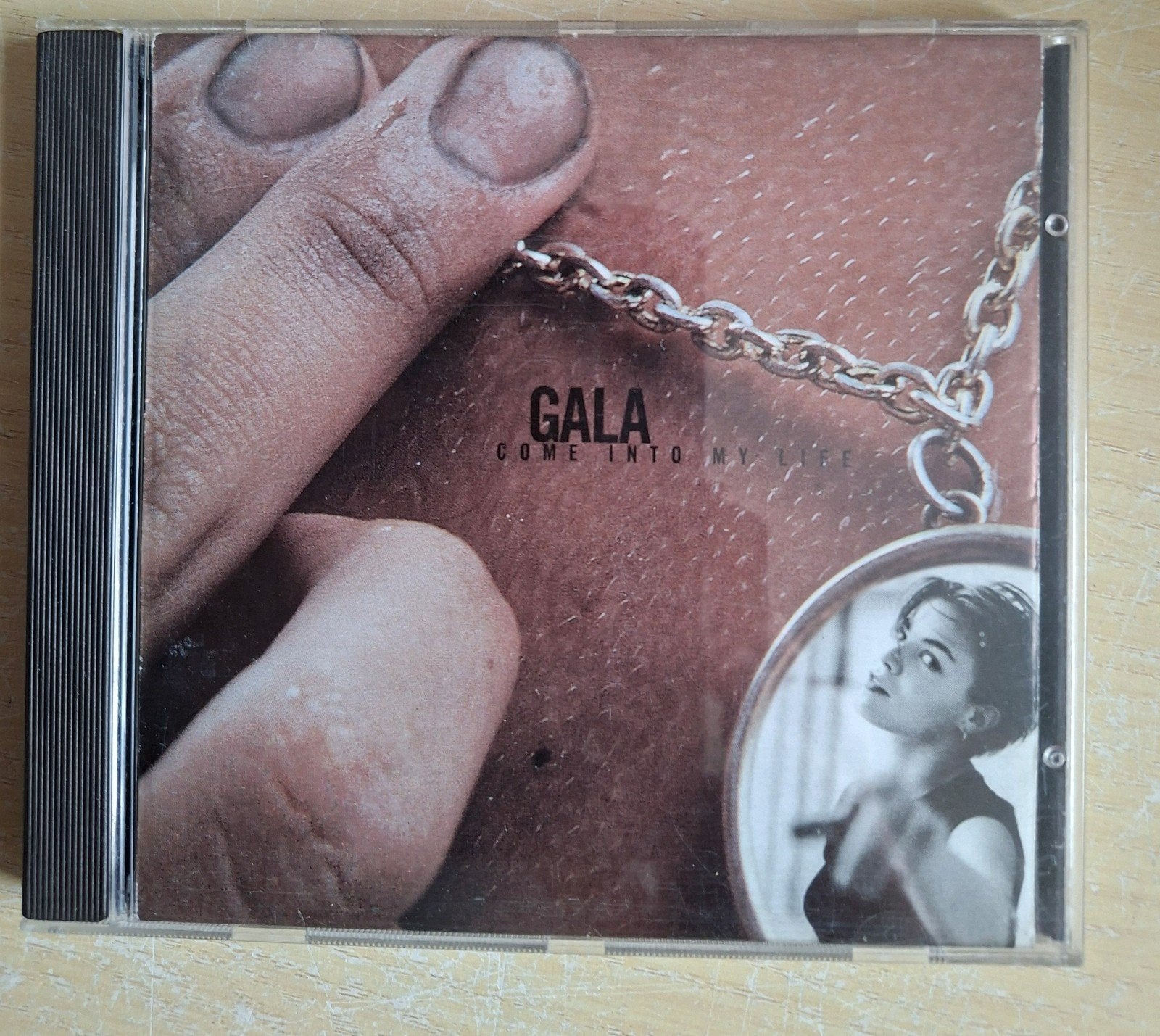 CD. Gala. Entrez dans ma vie., Enlèvement ou Envoi