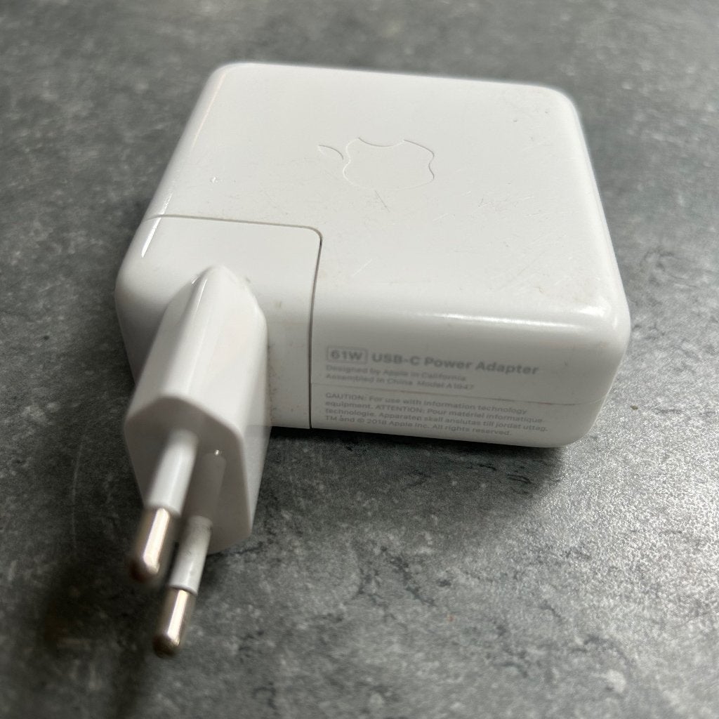 Originele Apple 61W USB-C Power Adapter A1947 – MacBook Pro, Computers en Software, Ophalen of Verzenden, Gebruikt, Apple