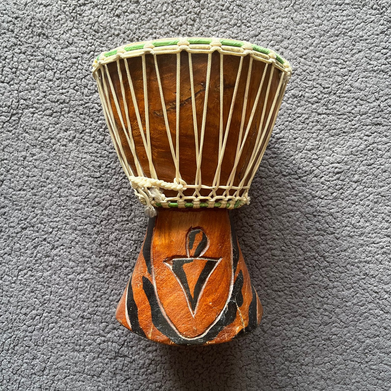Originele Handgemaakte Senegalese Djembé (ca. 27 cm hoog), Ophalen of Verzenden, Zo goed als nieuw