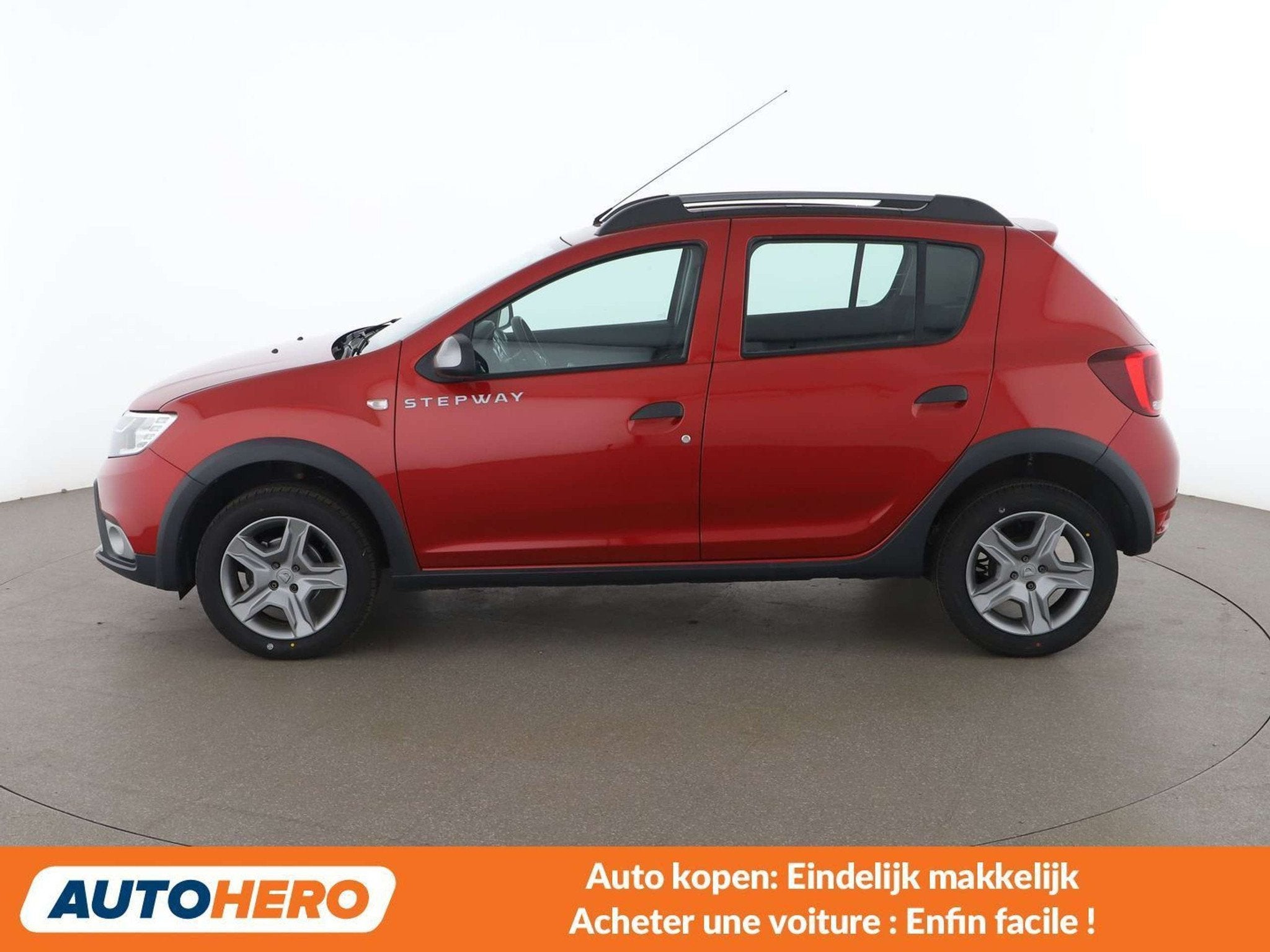 Dacia Sandero 0.9 TCe Stepway Prestige (bj 2017), Auto's, 898 cc, Stof, Gebruikt, Zwart
