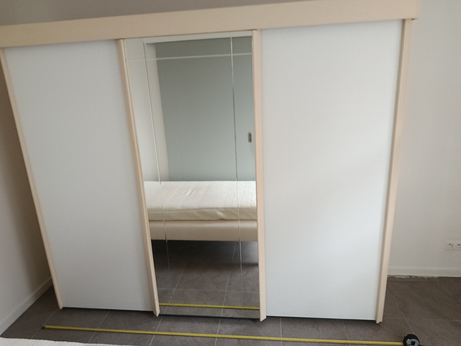 armoire de chambre moderne avec miroir, Maison & Meubles, Enlèvement