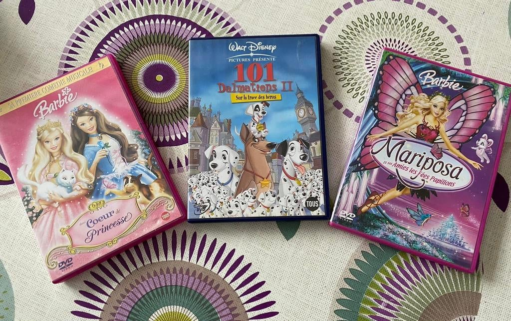 Lot de 3 dvd films Barbie + 101 Dalmatiens, Ophalen of Verzenden, Zo goed als nieuw