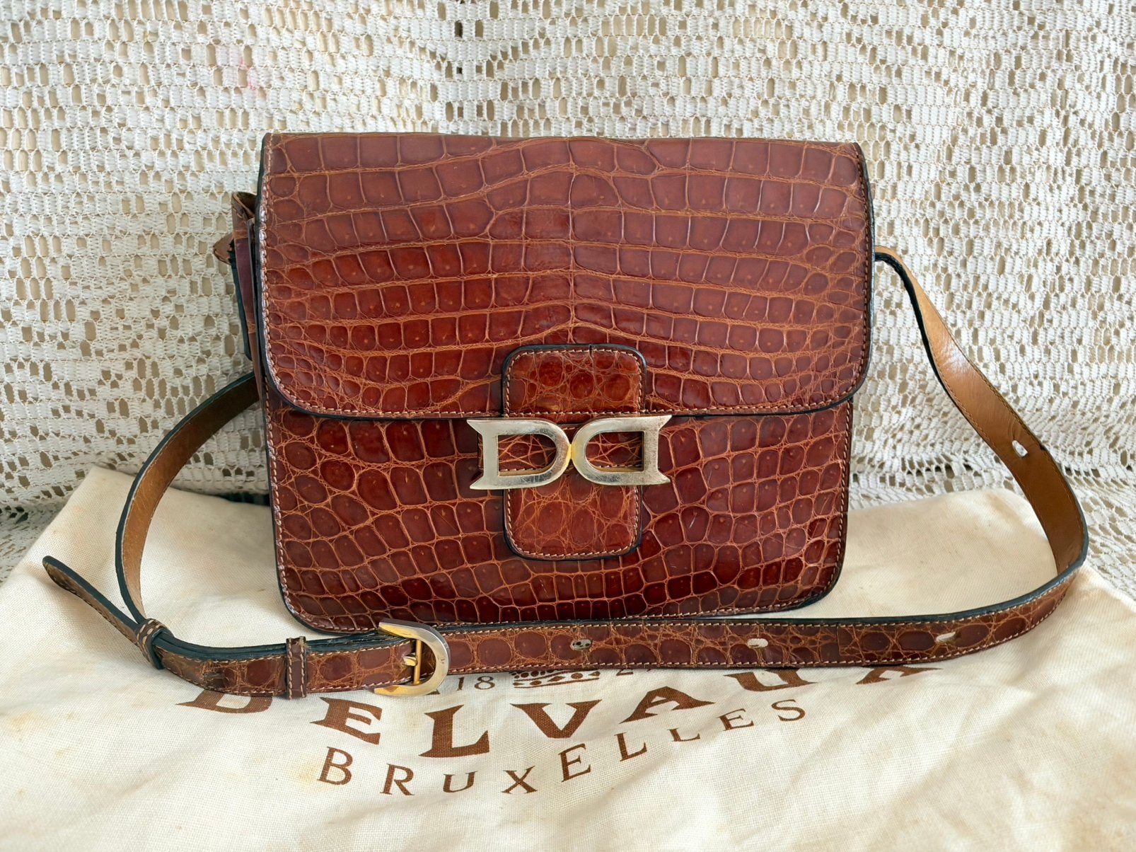 Sublime sac DELVAUX modèle Bourgogne cuir crocodile, Enlèvement ou Envoi, Comme neuf