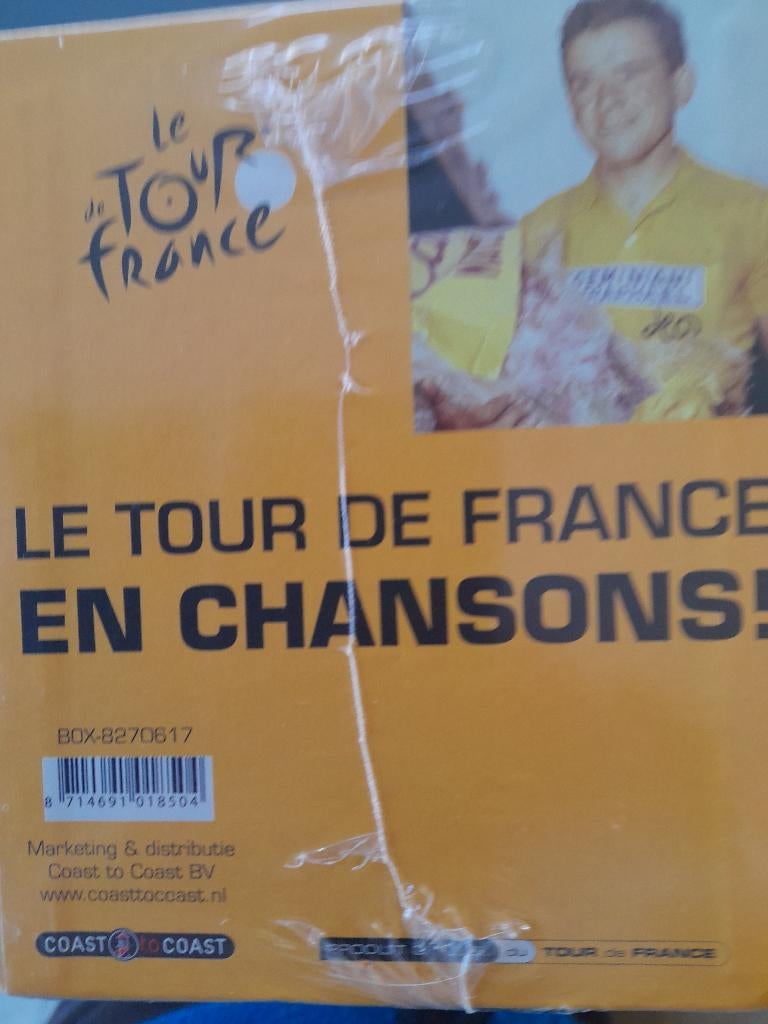 Le Tour de France en chansons - 10 CD box, Cd's en Dvd's, Ophalen of Verzenden, Nieuw in verpakking