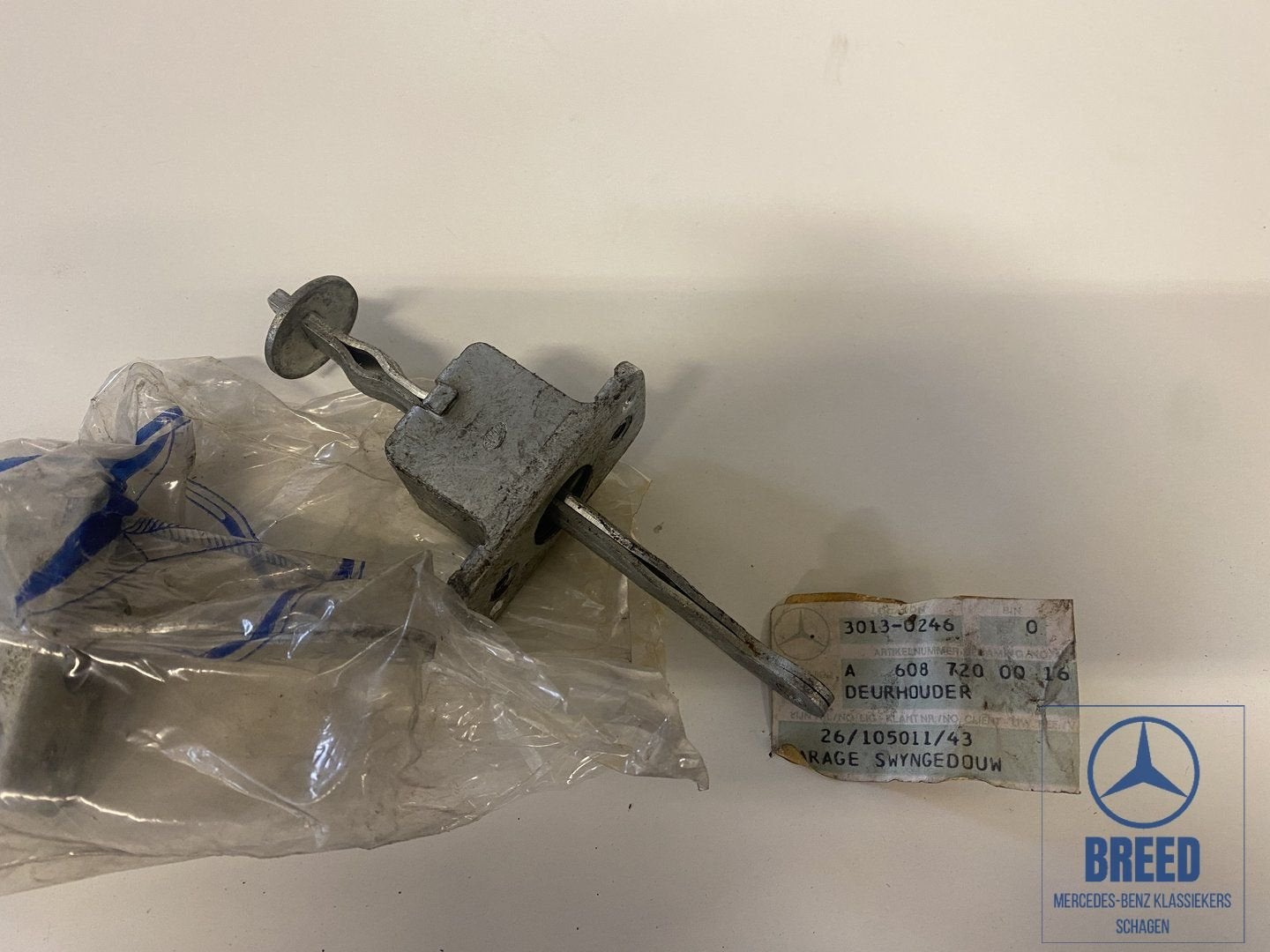NOS deurvanger voor Mercedes-Benz 608 L 206 207 Hanomag F25, Auto-onderdelen, -, Deur, Nieuw, Ophalen of Verzenden