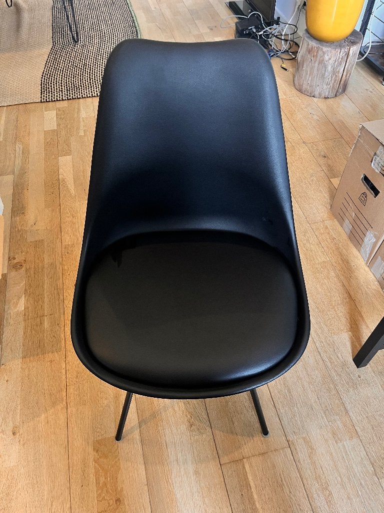 Chaises noires, Comme neuf, Enlèvement, Scandinave, Cuir