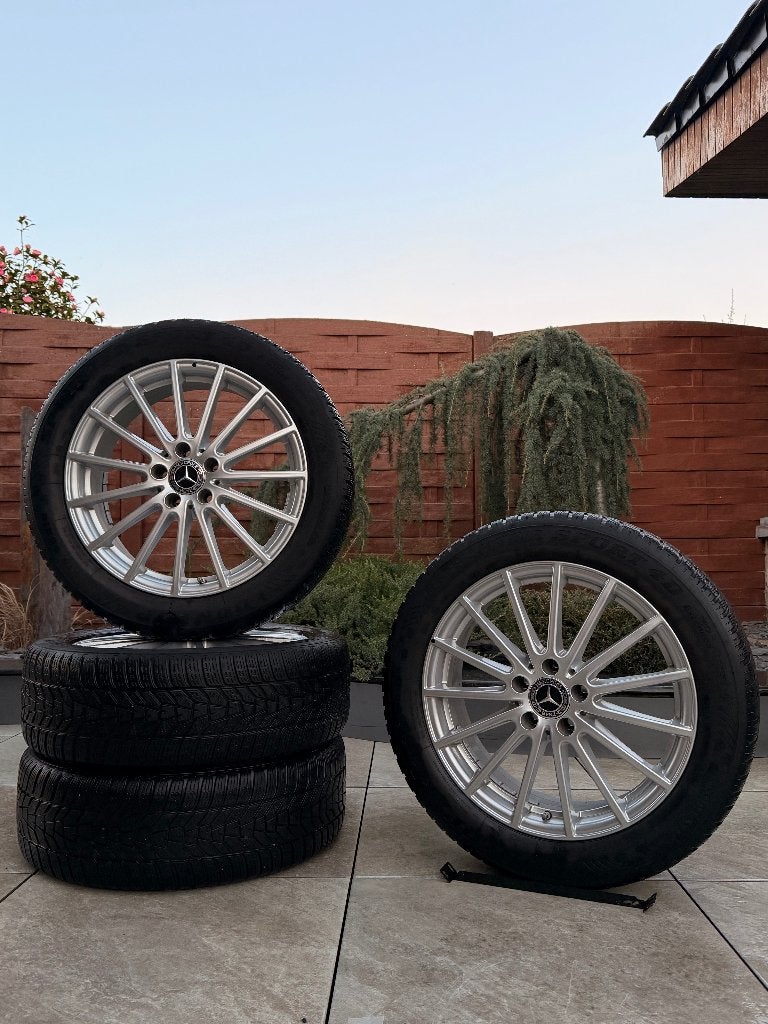 Original 18" Mercedes-Benz GLA X156 Jantes et pneus M4, Autos : Divers, Enjoliveurs, Utilisé, Enlèvement