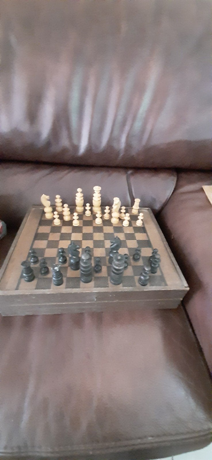 Jeu d'échecs et de backgammon vintage dans une boîte en bois, Collections, Religion, Enlèvement ou Envoi