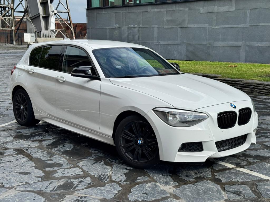 Bmw F20 1.6 Benzine / M-pakket / Alcantara / Gekeurd vvk, Euro 5, Zwart, 4 cilinders, 1600 cc