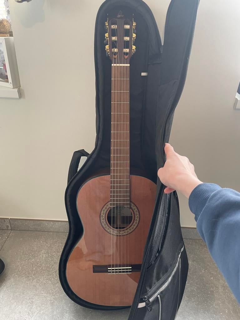Guitare classique Admira A2 + housse + accessoires, Musique & Instruments, Enlèvement, Comme neuf, Guitare classique ou espagnole
