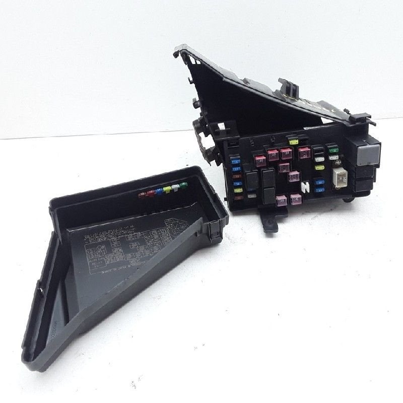 BOITIER FUSIBLES Subaru Legacy (BL) (01-2003/12-2009), Utilisé, Subaru