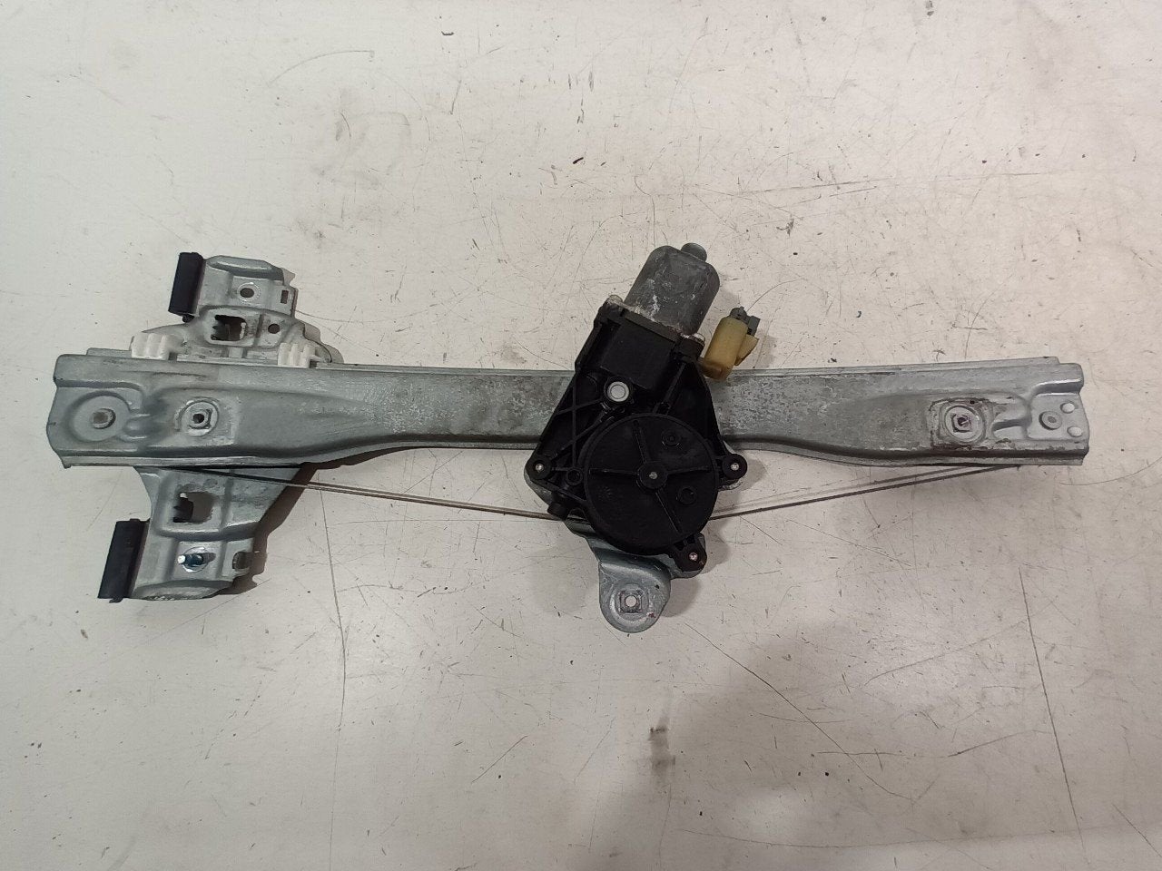 Raammechaniek elektrisch rechts achter Chevrolet Cruze, Onderdelen@venauto.nl, Van der Ven Autorecycling B.V., Gebruikt, Ettenseweg 76, 4706 PB Roosendaal, The Netherlands